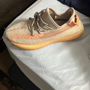 adidas Yeezy Boost 350 V2